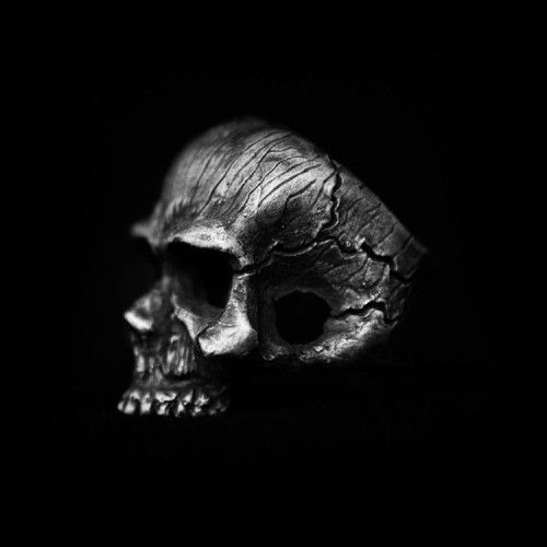 Crackle skull ring mens skull Silver No jaw Skull deathshead ring