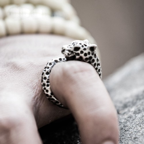 Pinky ring for Leopard head Suitable for mens pinky rings
