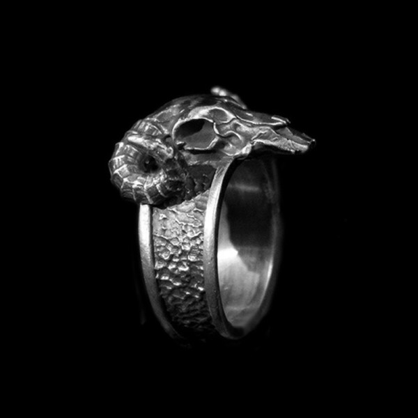 Sheeps Head Satan Ring is ymbol of rebellion and individuality