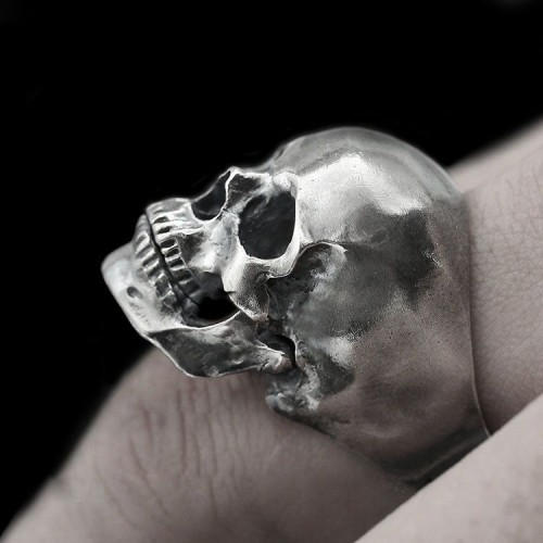 Silver skull rings for men speak volumes about individuality